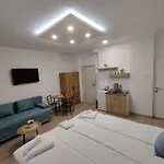 Uros Apartamento *
